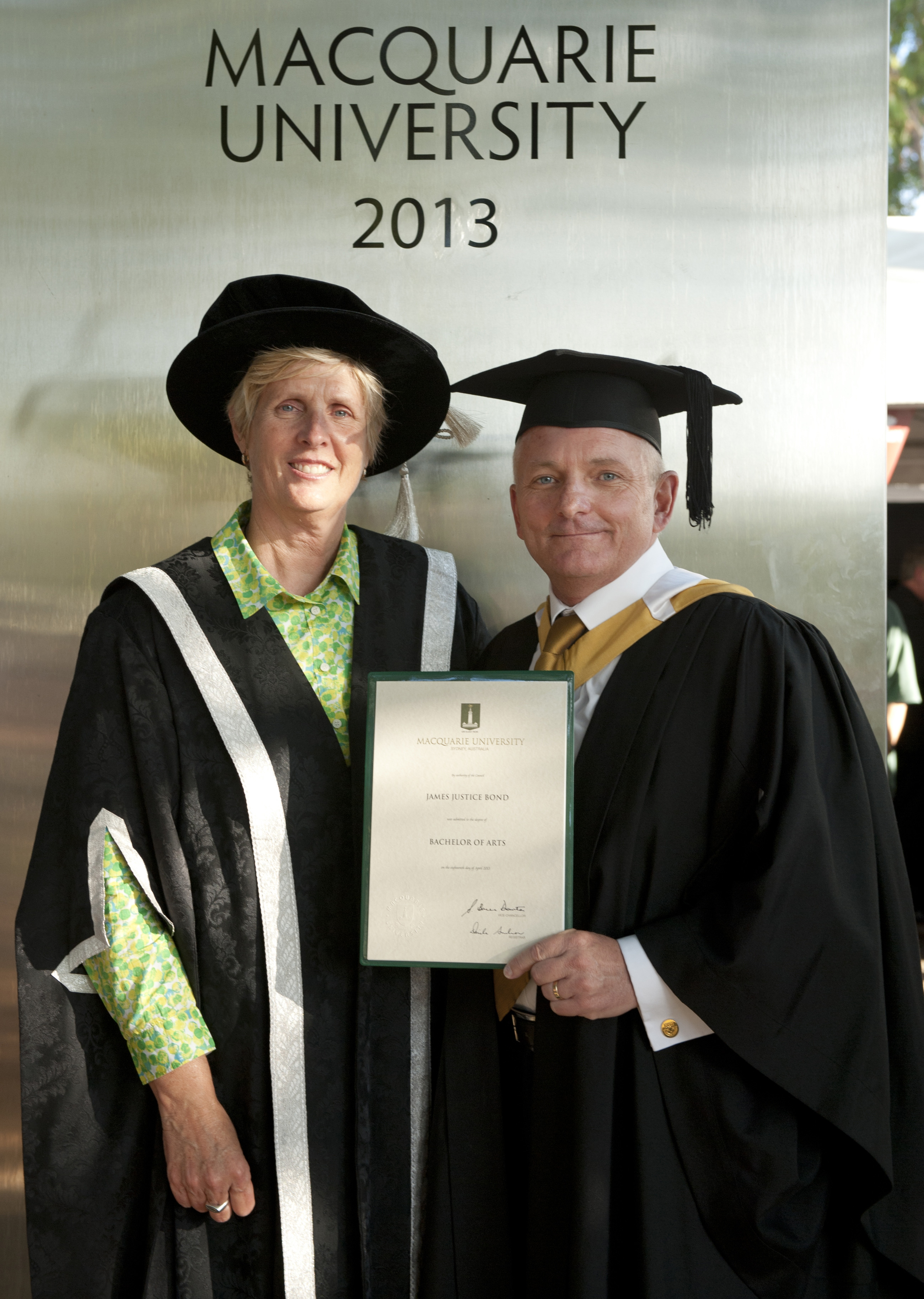 Newsroom 2013 April Macquarie University