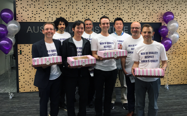 15-aihi-iwd-2017-cupcake-delivery-team