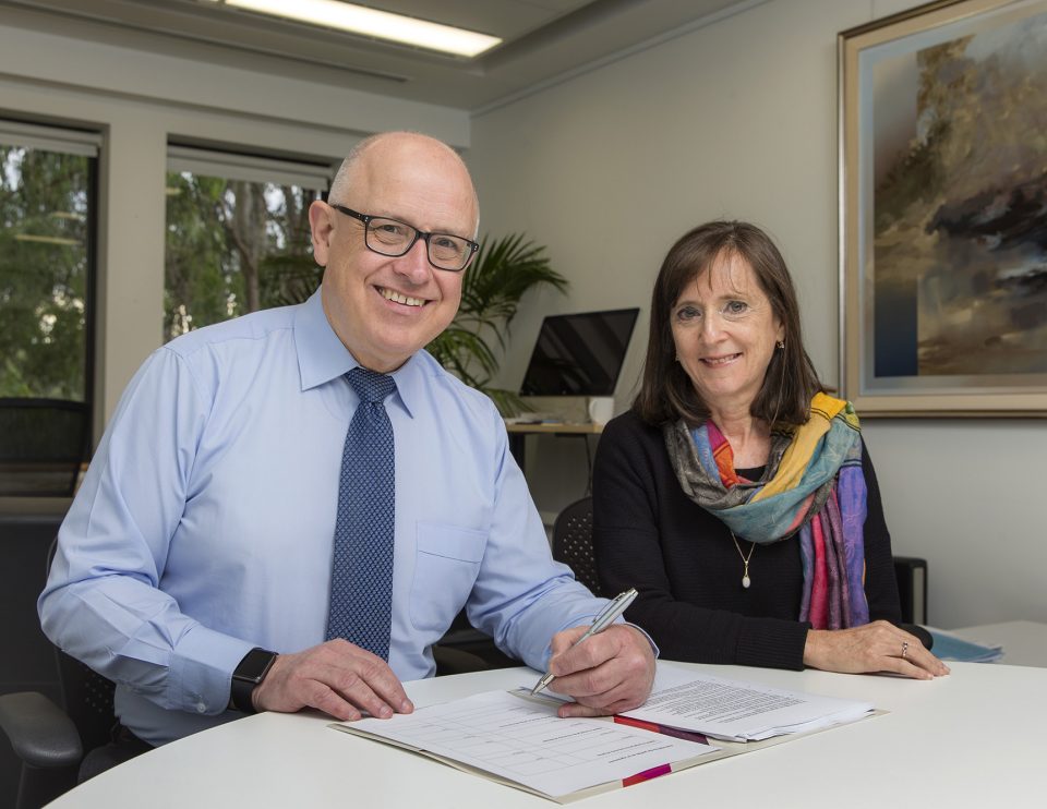 Macquarie University Signing of Biostatics Collaboration Australia Prof Kevin Jameson & Prof Gillian Heller 23 June 2017 2017-0623